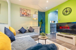 Comfy 4Bed House close to Subway